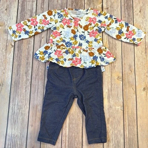 Baby girls Carter’s floral outfit with jeans - Picture 2 of 9